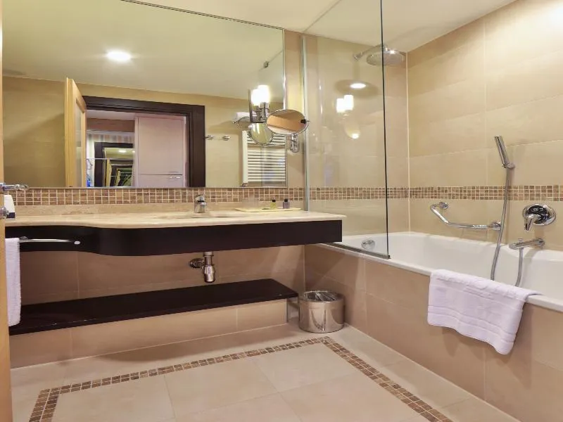 Double or Twin SUPERIOR Room, Unahotels Varese, Milan