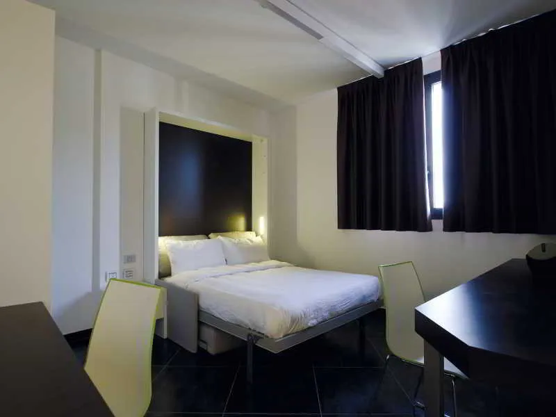 Room, 57 Reshotel Orio, Milan