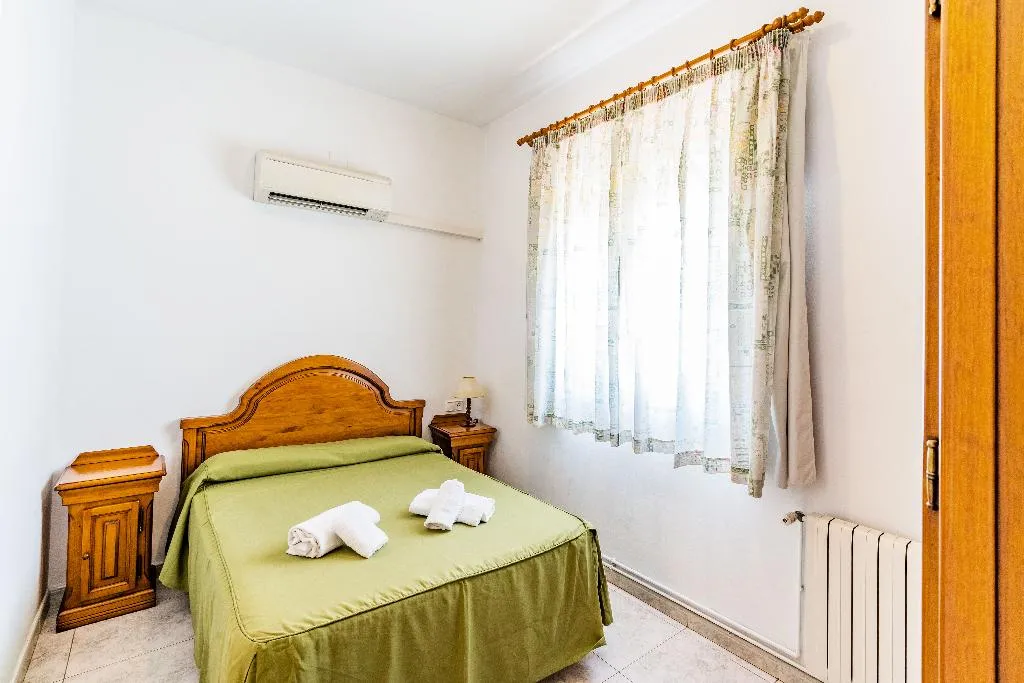 APARTMENT CAPACITY 5 Room, Apartments Sunway Tara, Costa Brava
