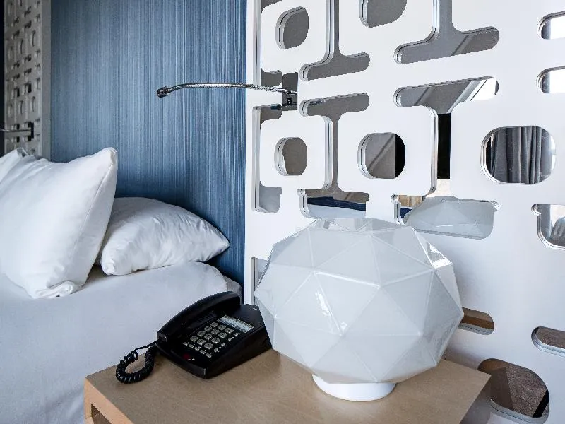 DOUBLE EXECUTIVE QUEEN BED Room, Room Mate Aitana, Amsterdam, Amsterdam