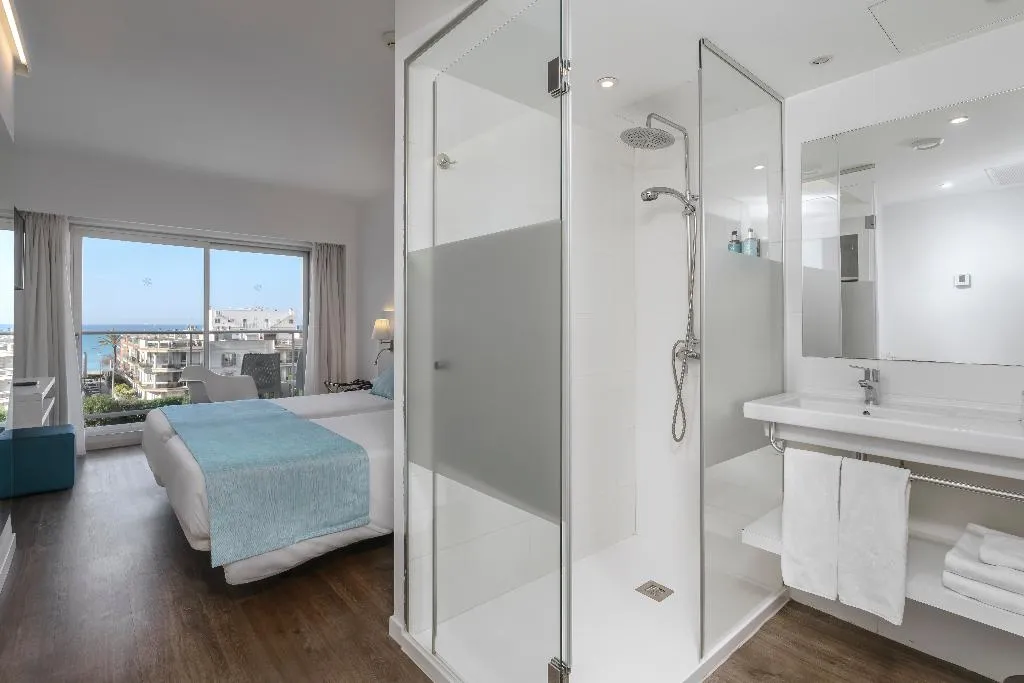DOUBLE SINGLE USE SUPERIOR SEA VIEW Room, Alua Leo, Majorca