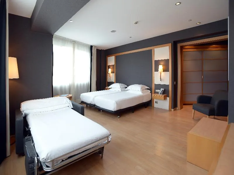 TRIPLE STANDARD Room, Barcelona Universal, Barcelona