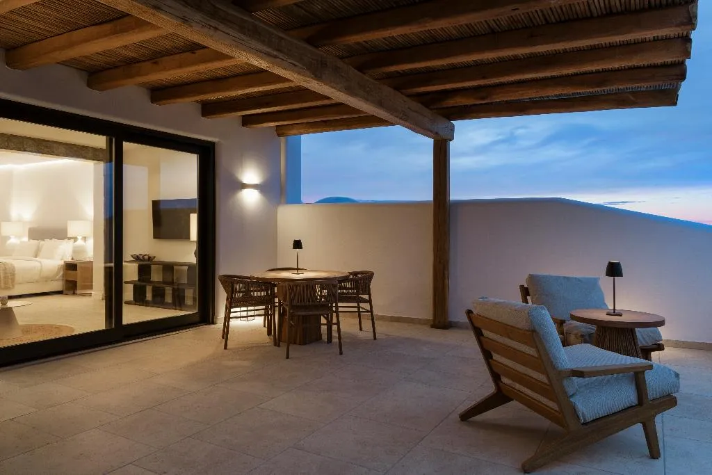 SUITE DELUXE HONEYMOON Room, NERO Boutique Hotel, Santorini