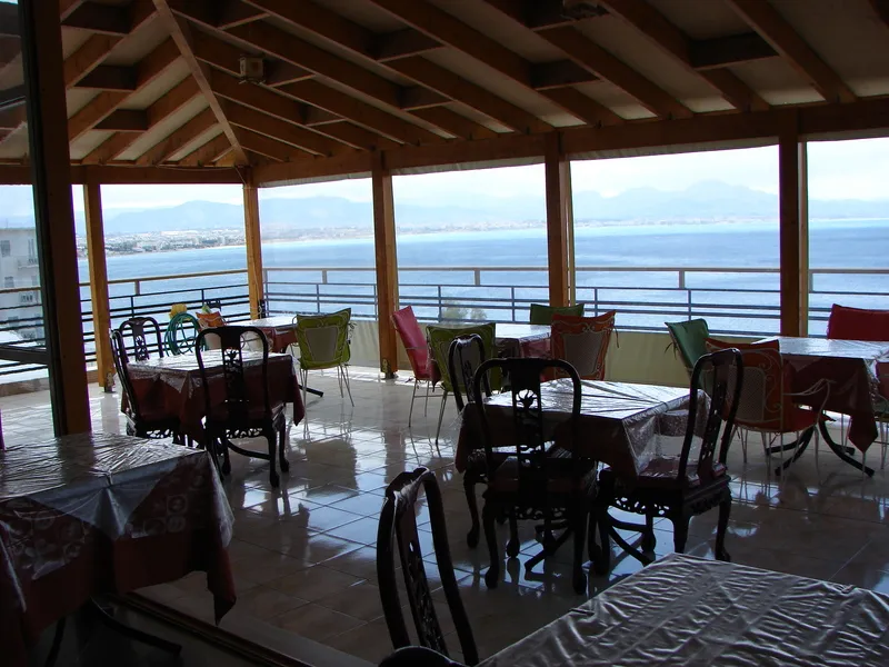 Bar, Petit Palais, Kalamata
