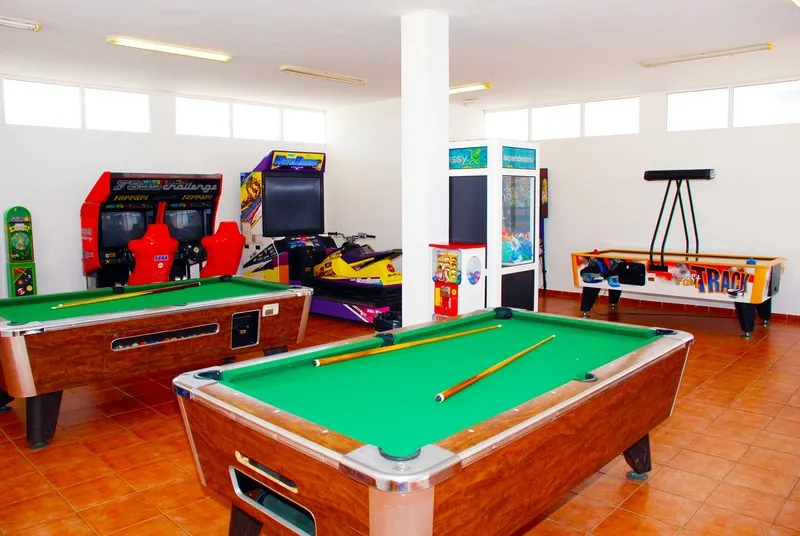 Sports and Entertainment, Vista Picas, Menorca