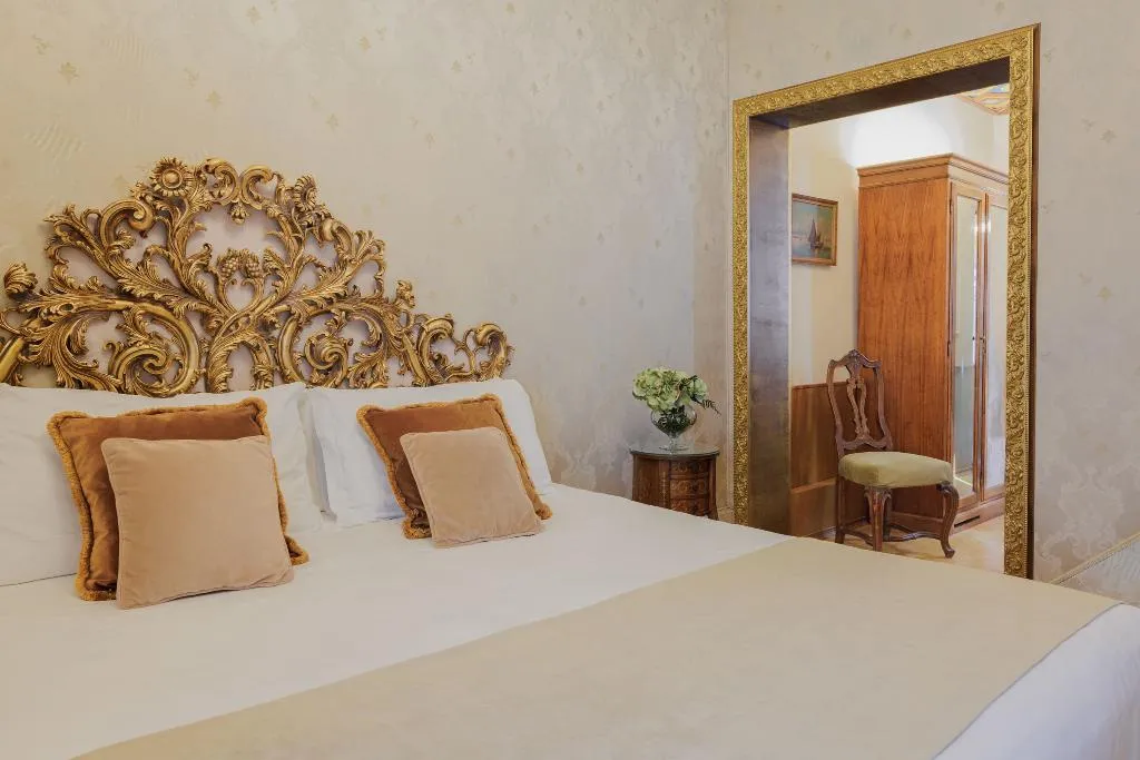 JUNIOR SUITE WITH TERRACE Room, Palazzo Paruta, Venice