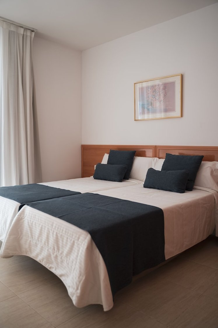 Beatrix 2000 - Caliu Apartments, Costa Brava