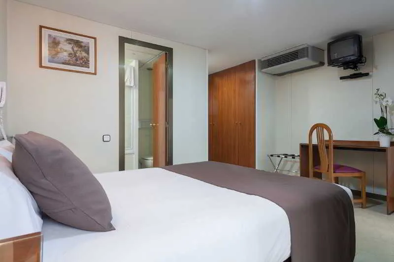 Room, Condal, Barcelona