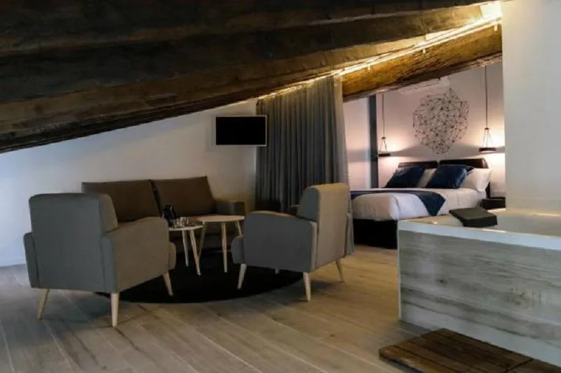 Room, El Siglo, Valencia