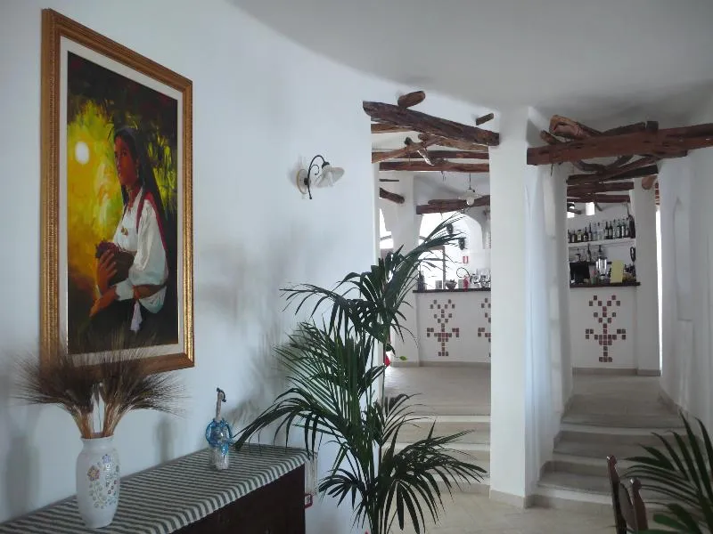 Lobby, Nuraghe Arvu, Olbia
