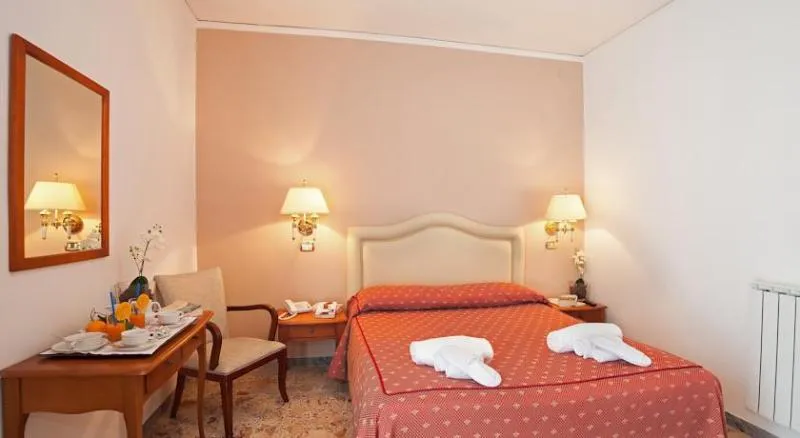 DOUBLE SEA VIEW Room, Caruso, Naples