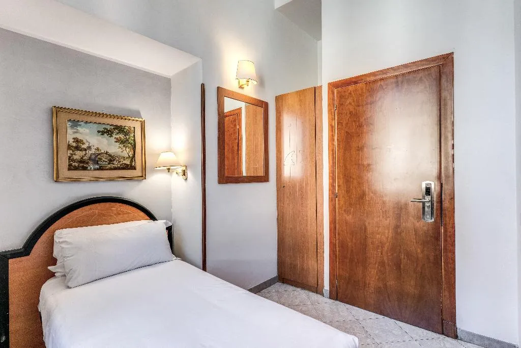 SINGLE STANDARD Room, Sonya, Rome