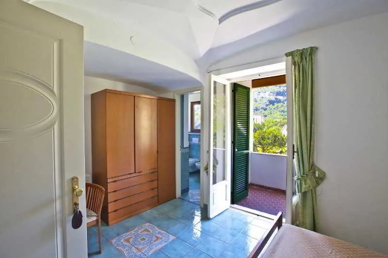 Room, Don Felipe, Naples