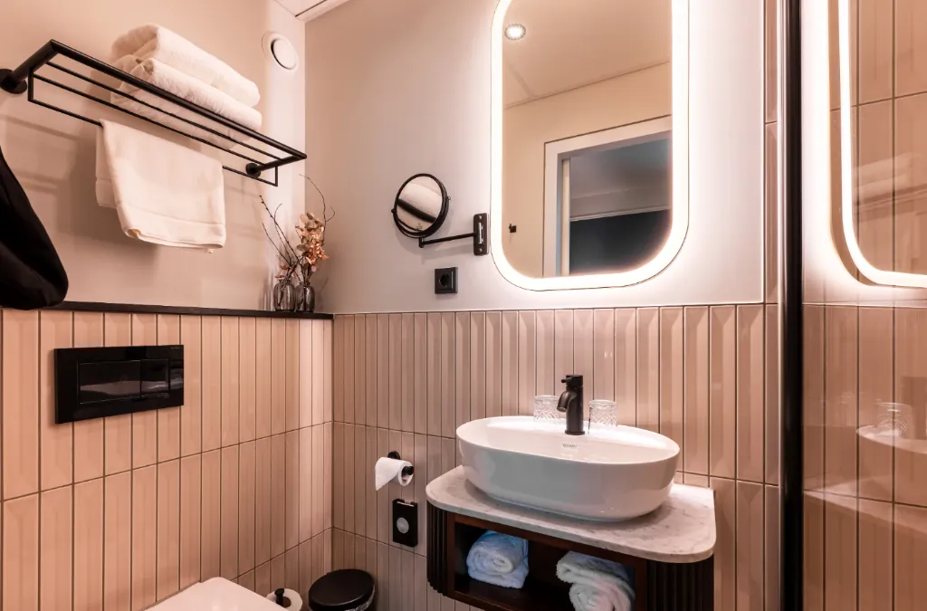 DOUBLE BASIC Room, Leonardo Boutique Hotel The Lancaster Amsterdam, Amsterdam