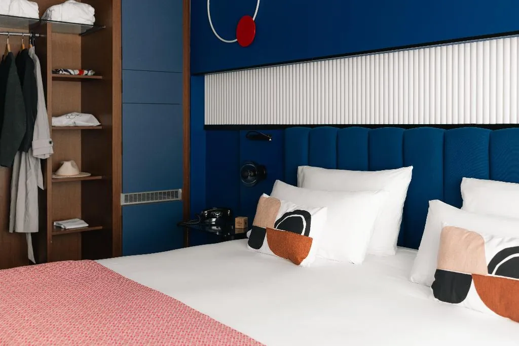DOUBLE QUEEN SIZE BED Room, Hotel Indigo Barcelona Plaza Espana, Barcelona