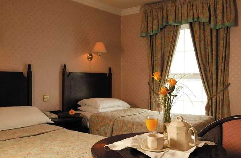 Room, Commodore, Cork