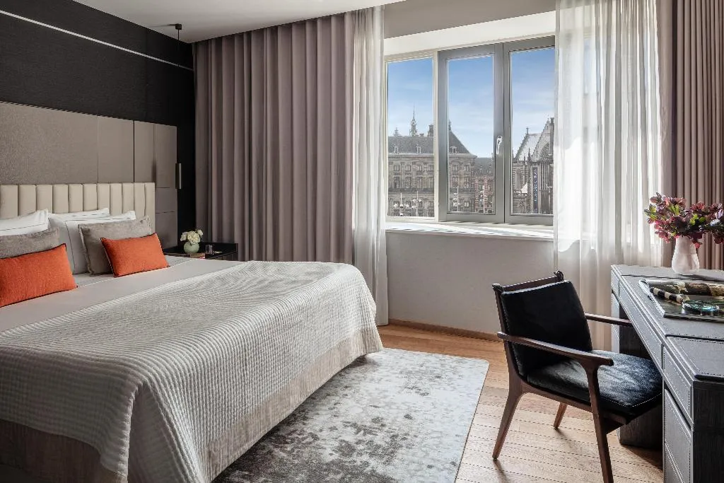 SUITE WITH VIEWS Room, Anantara Grand Hotel Krasnapolsky Amsterdam, Amsterdam