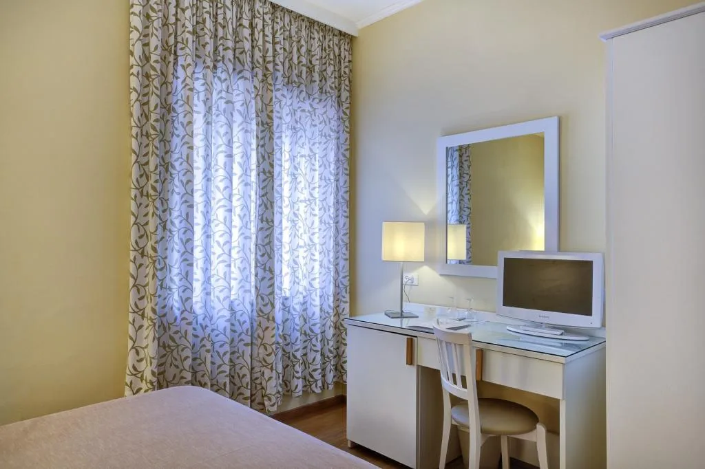 DOUBLE STANDARD Room, Hotel Regina Sorrento, Naples