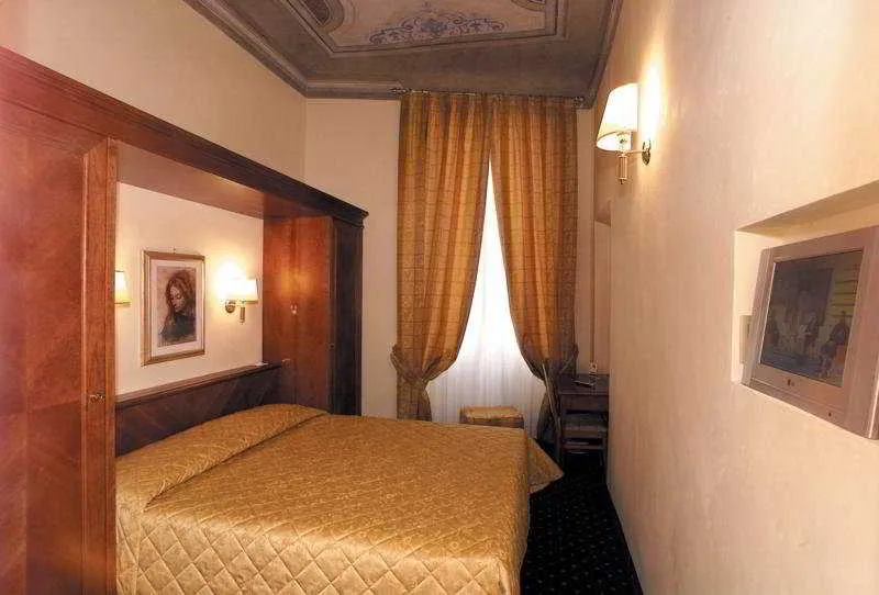 Room, Arizona, Florence