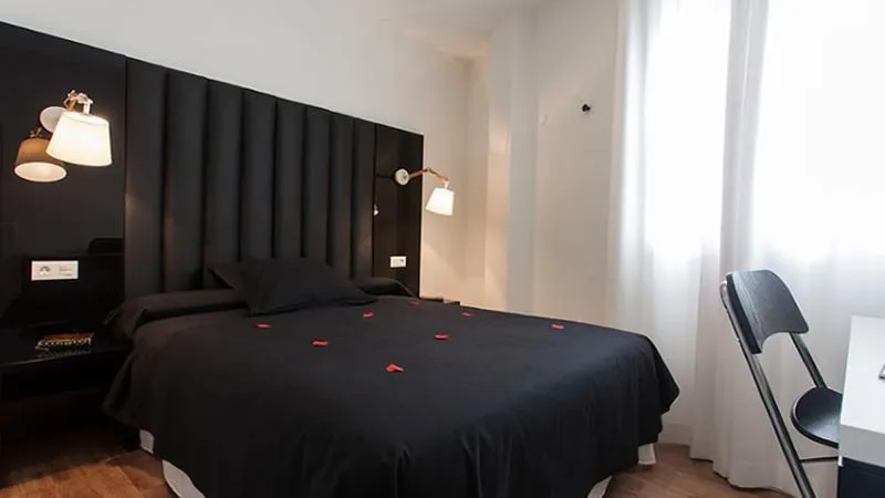 SUITE TWO BEDROOMS Room, Apartamentos Picasso Suites Málaga, Costa Del Sol