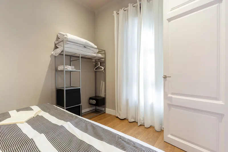 APARTMENT CAPACITY 6 Room, AinB Eixample-Miro Apartments, Barcelona