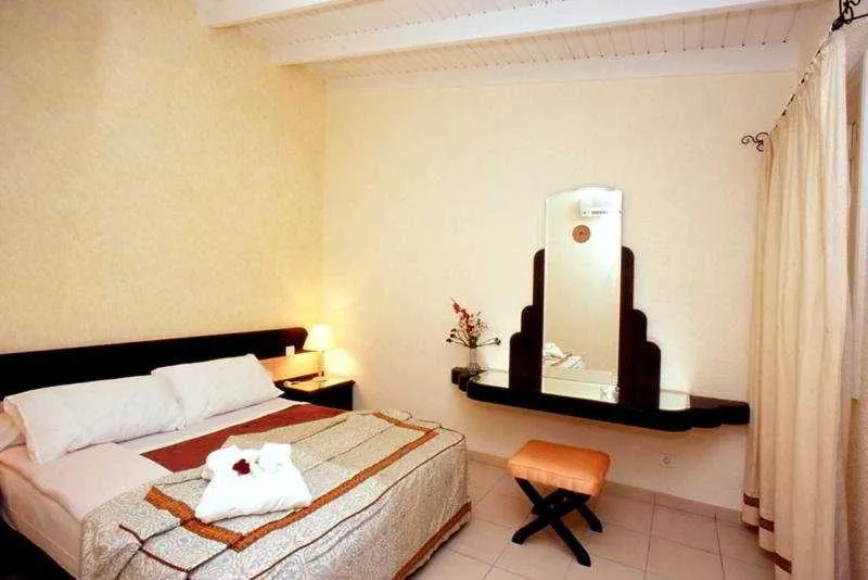 Room, Moulay Yacoub, Fez