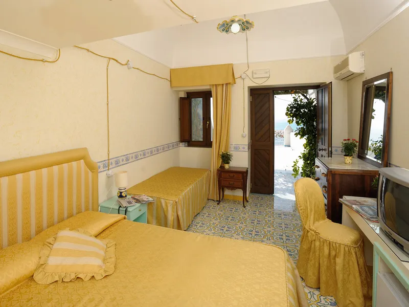TRIPLE STANDARD Room, Locanda Costa Diva, Naples