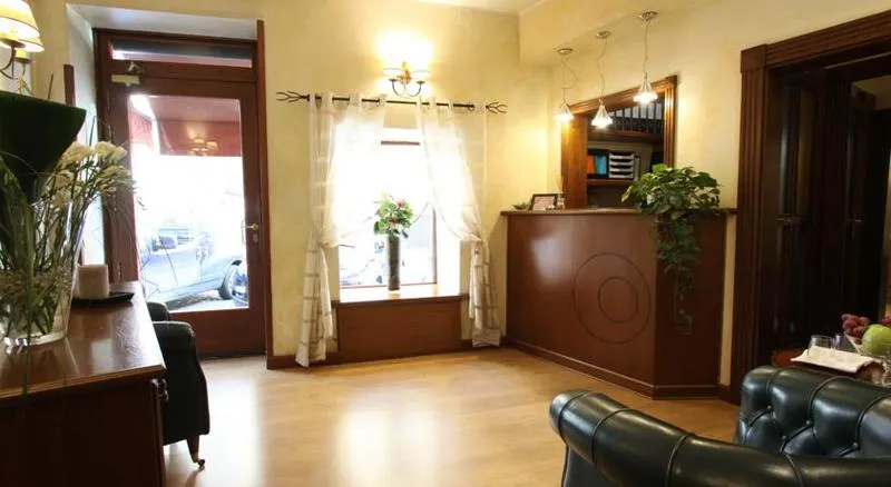 Lobby, La Fenice, Rome