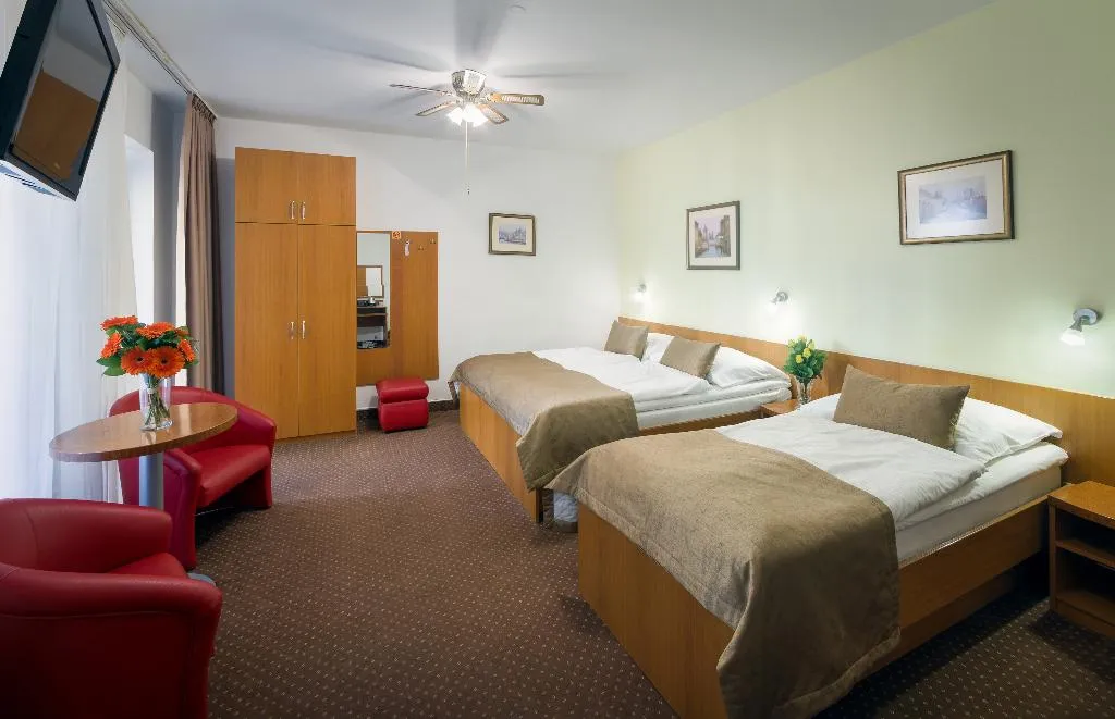 TRIPLE STANDARD Room, Seifert, Prague