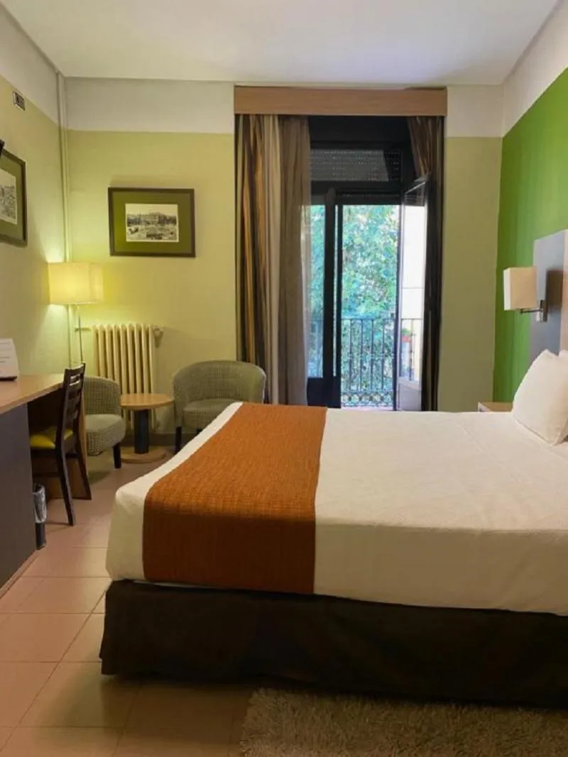 Double or Twin WITH BALCONY Room, Ballesta, Madrid