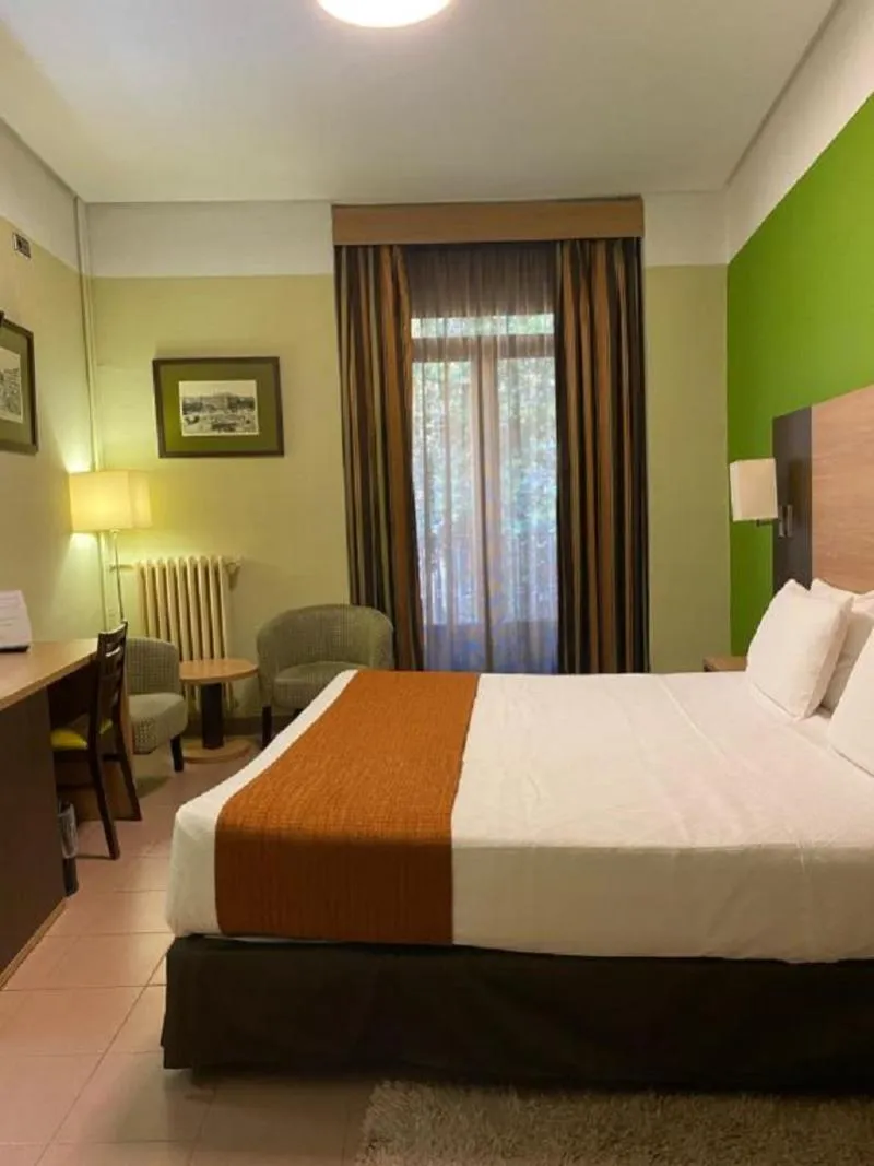 Double or Twin WITH BALCONY Room, Ballesta, Madrid