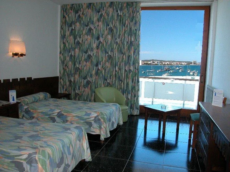 Double or Twin SEA VIEW WITH AIR CONDITIONING Room, Arenal, Ibiza