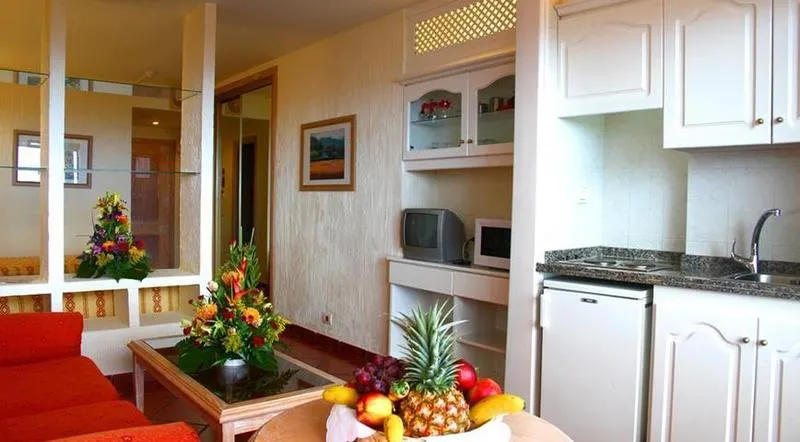 APARTMENT CAPACITY 5 ONE BEDROOM Room, Masaru, Tenerife
