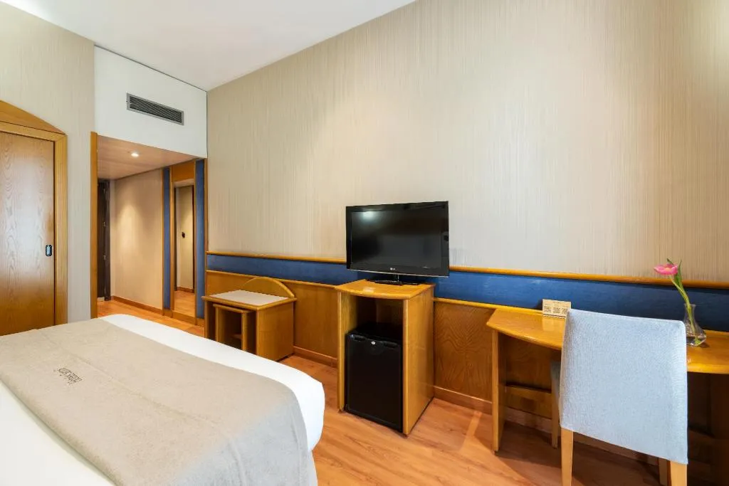 DOUBLE SINGLE USE STANDARD Room, Santos Agumar Atocha, Madrid