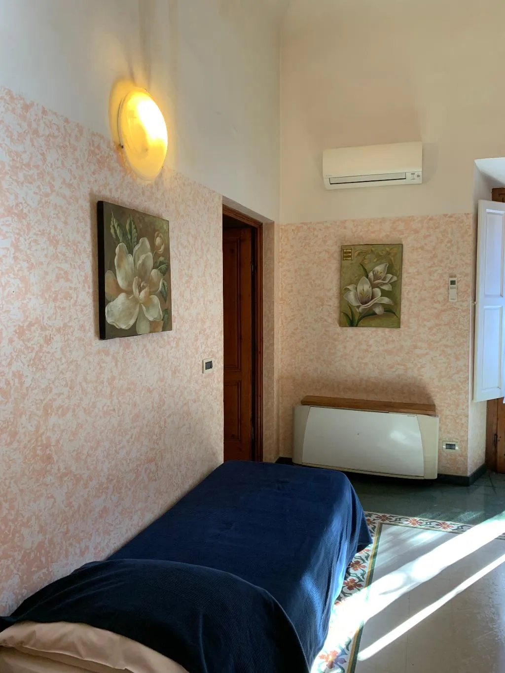 APARTMENT ONE BED Room, Gemini City Centre Studios, Florence