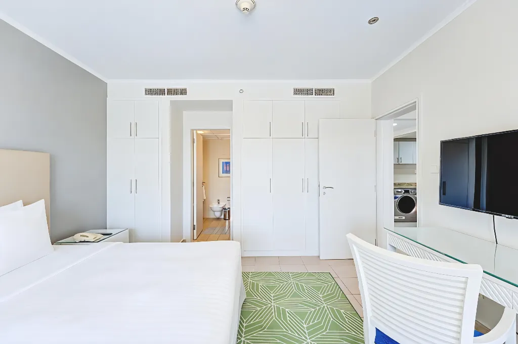 APARTMENT ONE BEDROOM Room, Millennium Lakeview Hotel, Dubai