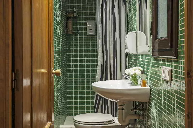 STUDIO STANDARD Room, AinB Las Ramblas-Guardia Apartments, Barcelona