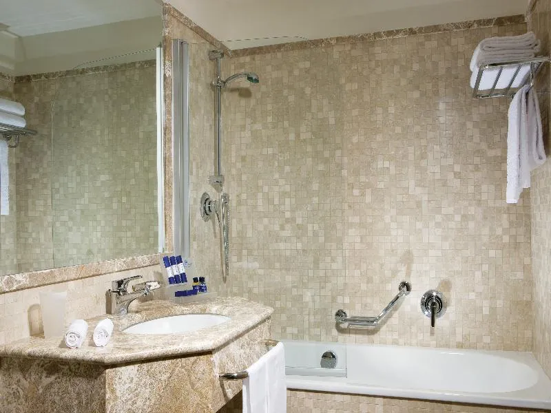 Double or Twin DELUXE Room, Royal Continental, Naples