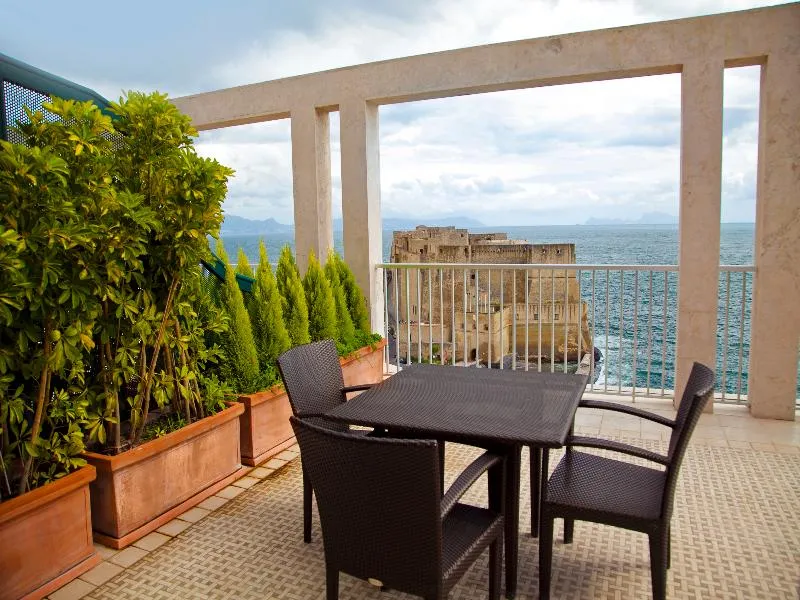 Double or Twin DELUXE Room, Royal Continental, Naples