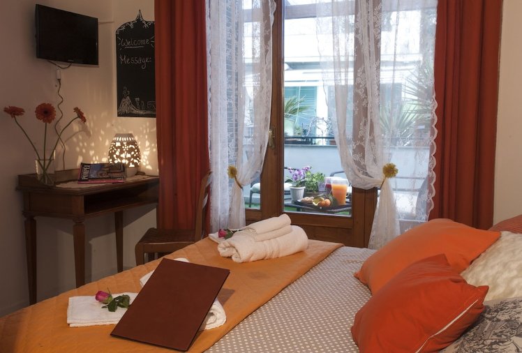 B&B Elena, Naples