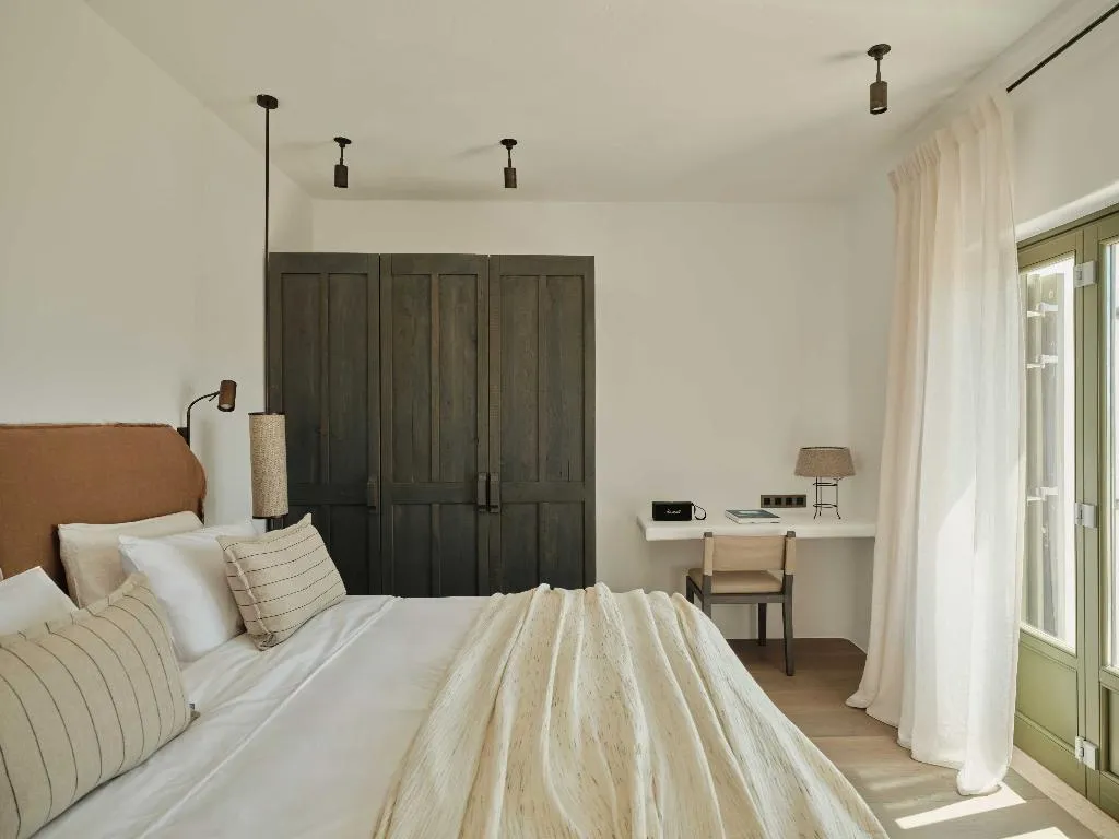 JUNIOR SUITE SEA VIEW WITH PRIVATE POOL Room, Armacaas Mykonos Hotel, Mykonos
