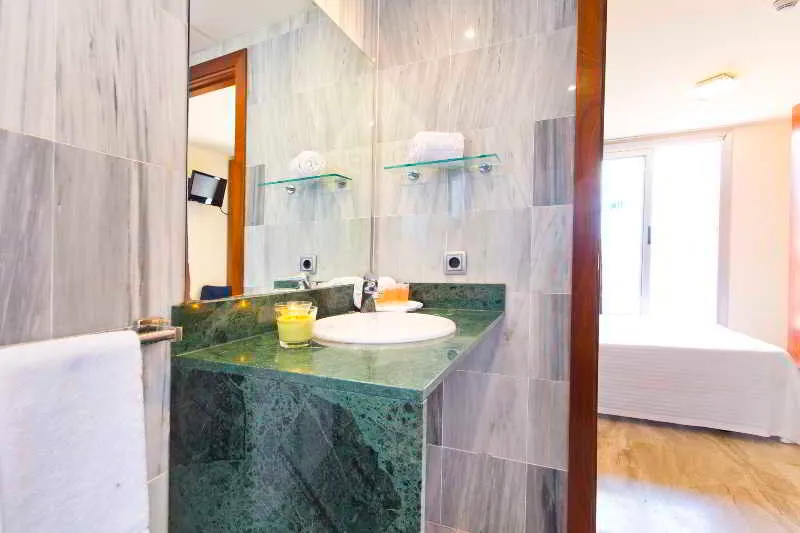 Room, Turissa, Costa Brava