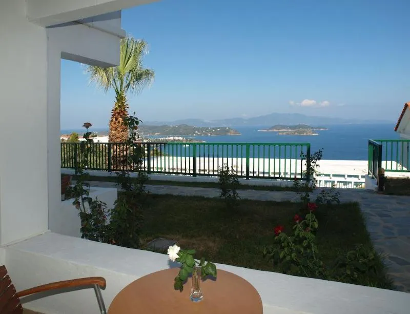 FAMILY ROOM SEA VIEW Room, Skiathos Club Hotel & Suites, Skiathos