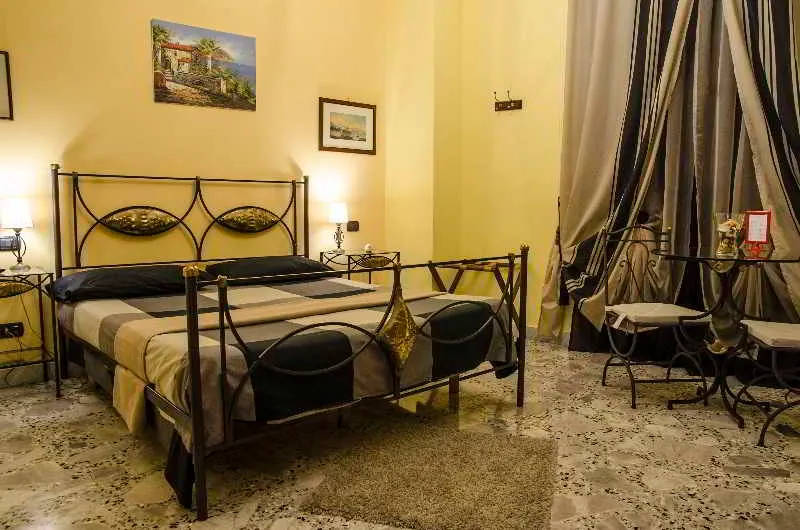 Room, Sant Eligio Hotel, Naples
