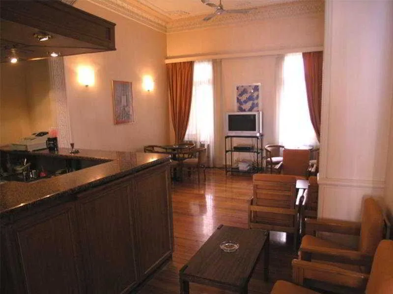 Bar, Remvi, Athens