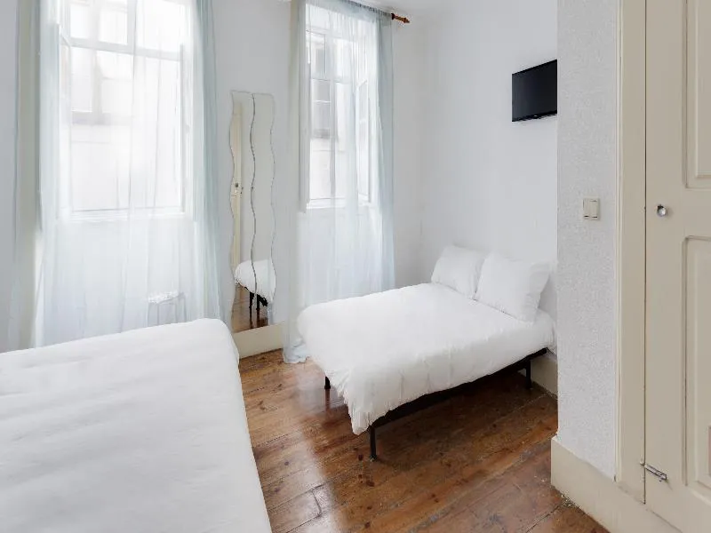 FAMILY ROOM STANDARD Room, Urban City, Porto