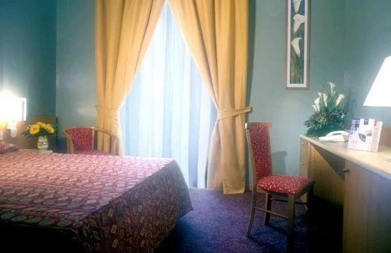 SINGLE STANDARD Room, Mercure Napoli Centro Angioino, Naples