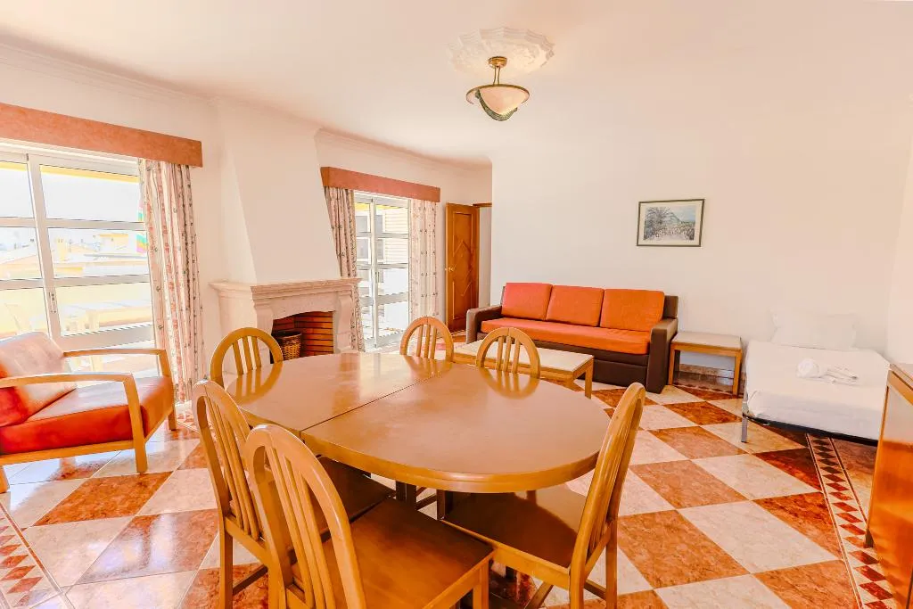 APARTMENT CAPACITY 7 THREE BEDROOMS Room, Benvindo Apartamentos by Umbral, Algarve