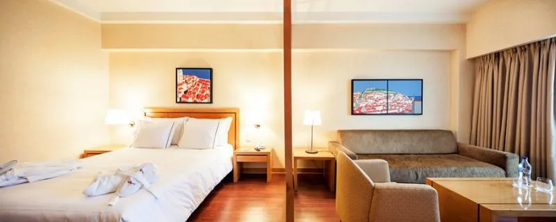 Room, Roma, Lisbon