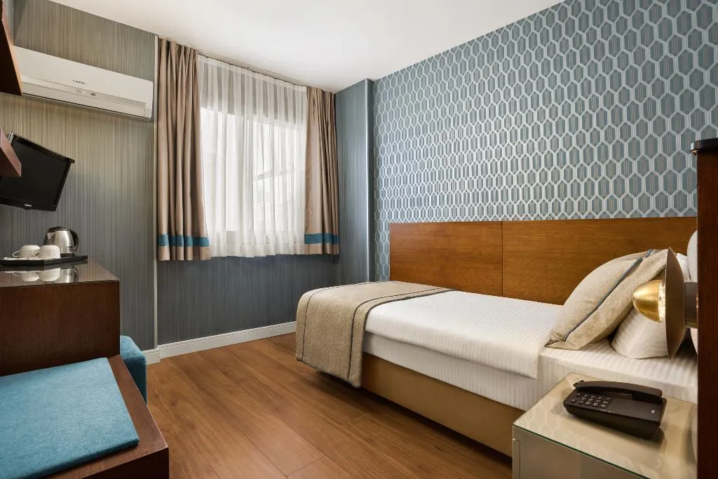 SINGLE ONE BEDROOM ONE BATHROOM Room, The New Zeybek Hotel, Izmir
